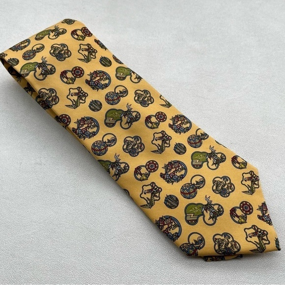 NWT Salvatore Ferragamo Mens Silk Tie Gold Tropical Parrots Palm Trees Design